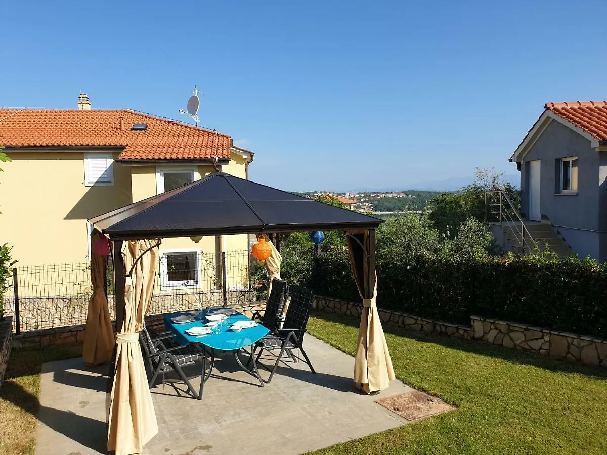 Apartment Mit Pool & Garten In Soline, Insel Krk Soline  Croatia