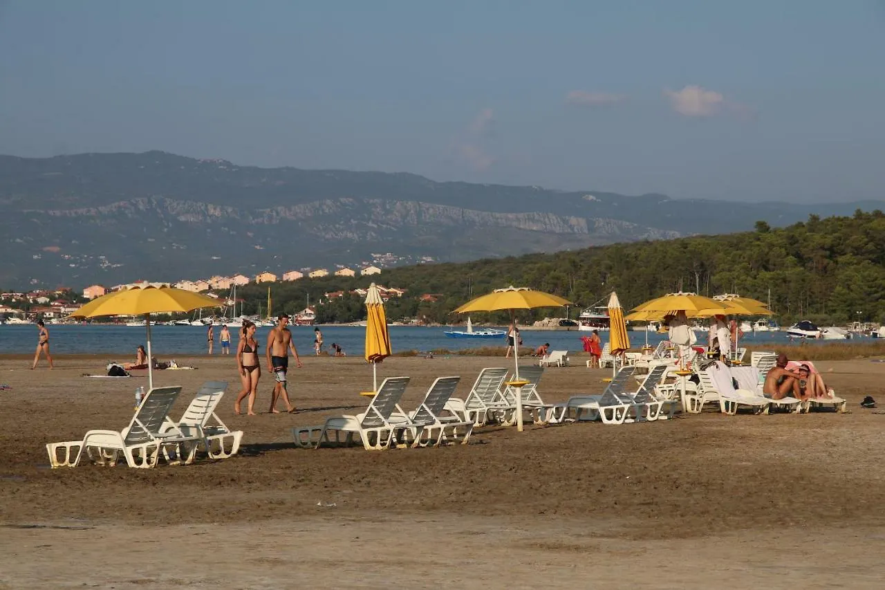 Apartment Mit Pool & Garten In Soline, Insel Krk 索利纳